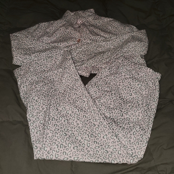 FLANNEL animal print pajama set - Picture 1 of 11